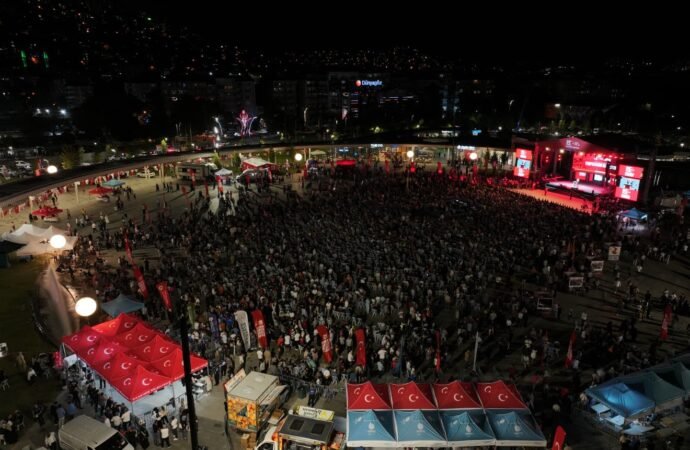 Kocaeli’de Demokrasi ve Millî Birlik Günü Coşkusu