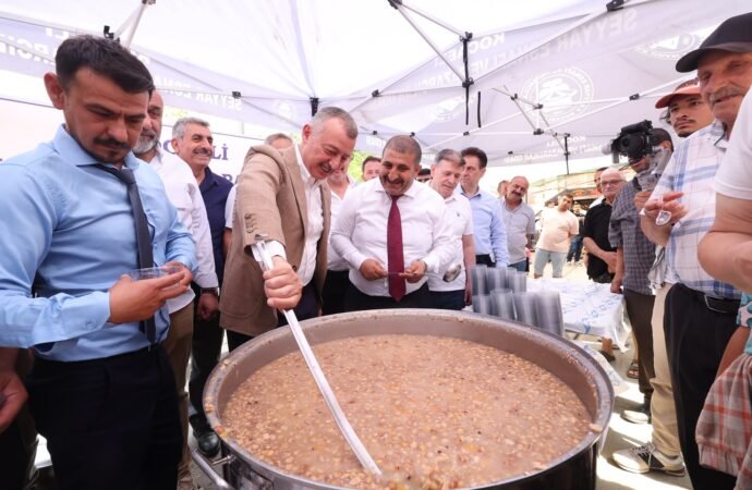 Kocaeli’de Aşure Dağıtımıyla Kardeşlik Mesajı Verildi