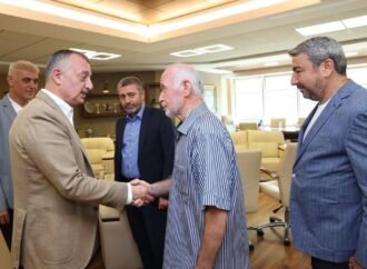 Başkan Büyükakın Şampiyon Öğrencileri Ağırladı