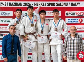 Kağıtspor’un Başarısı Kocaeli’ni Gururlandırıyor
