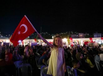 Kocaeli, Demokrasi İçin Tek Yürek Oldu