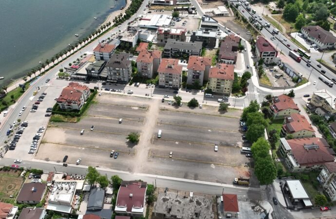Başiskele Sahilinde Trafik Düzenlemesi Yapılıyor