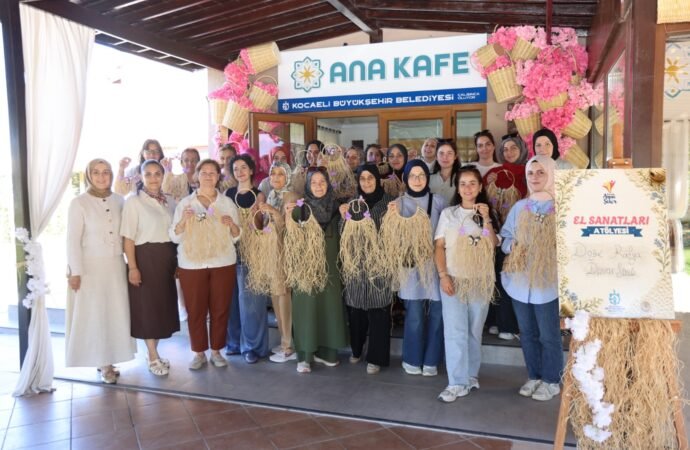 Kadınların Yeni Buluşma Noktası: Ana Kafe