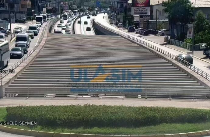 Gölcük İstikametinde Trafik Kazası