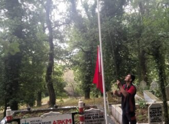 Kocaeli Büyükşehir Belediyesi’nden Şehitlikte Anlamlı Çalışma