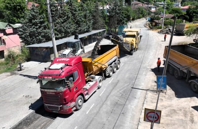 Cumhuriyet Caddesi’nde Yenileme Çalışmaları Başladı