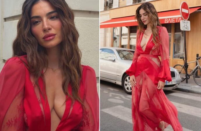 Melisa Aslı Pamuk Paris Moda Haftası’nda Şıklığıyla Göz Doldurdu