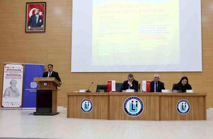 Dede Korkut Sempozyumu’nda İkinci Gün Çalışmaları Tamamlandı