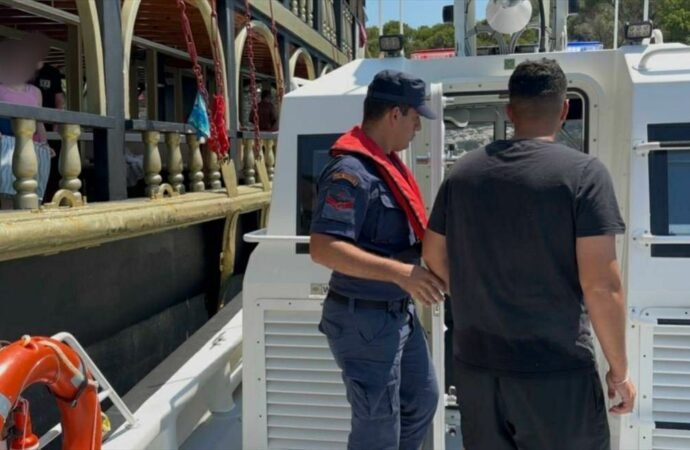 Fethiye Açıklarında Sağlık Krizi: İki Kişi Kurtarıldı