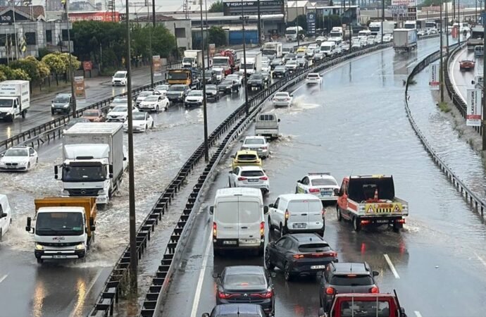 Gebze’de Şiddetli Yağışlar Hayatı Olumsuz Etkiledi