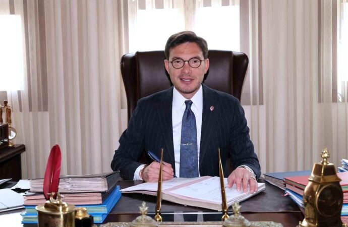 Niksar’daki Tarihi Alanlar Temizliğe Kavuştu