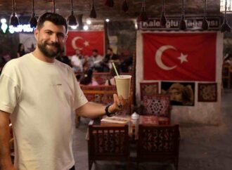 Gaziantep’te Yaz Sıcaklarında Soğuk Menengiç Kahvesi Tercih Ediliyor
